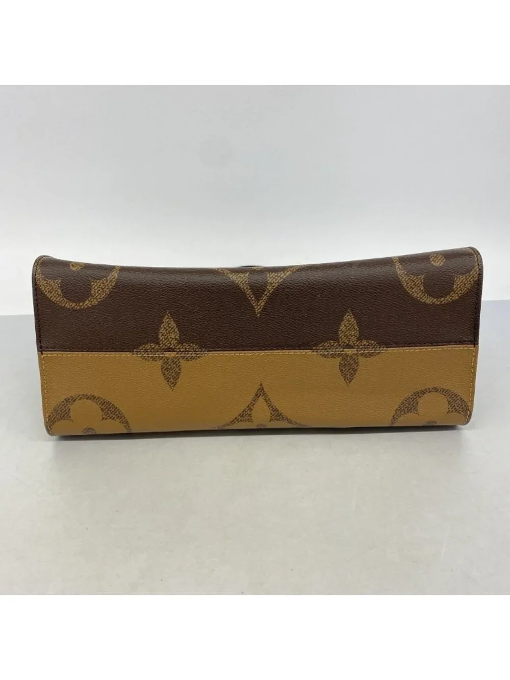 Louis Vuitton Tote Monogram Giant Reverse On The Go MM Brown 2-Way